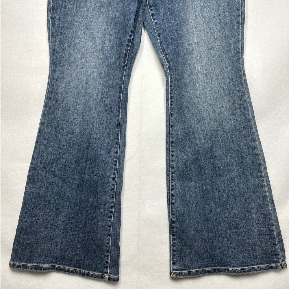 Judy Blue Sz 14W High Waist Flare Jeans Tall Double Button Tinted Blue Denim - Picture 3 of 15